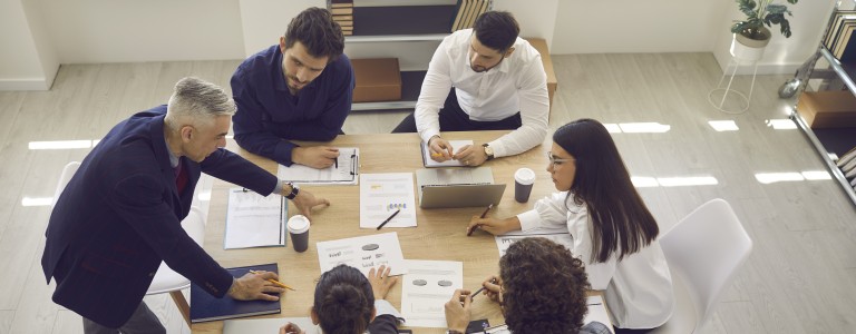 Personas trabajando